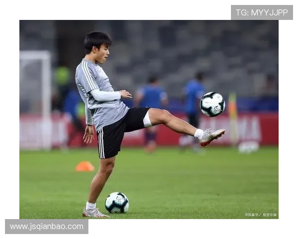 亚历克斯·格里马尔多持续提升，近期表现备受关注的足球新星