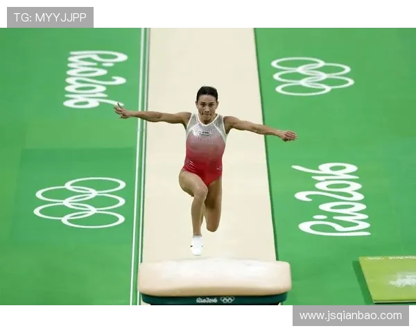 管晨辰穿得比我老板还讲究，赛场外根本是街拍达人？